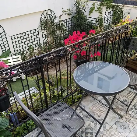 Maison Renovee Avec Jardinet Pres Paris 5 Minutes Du Metro Montreuil  Exterior photo