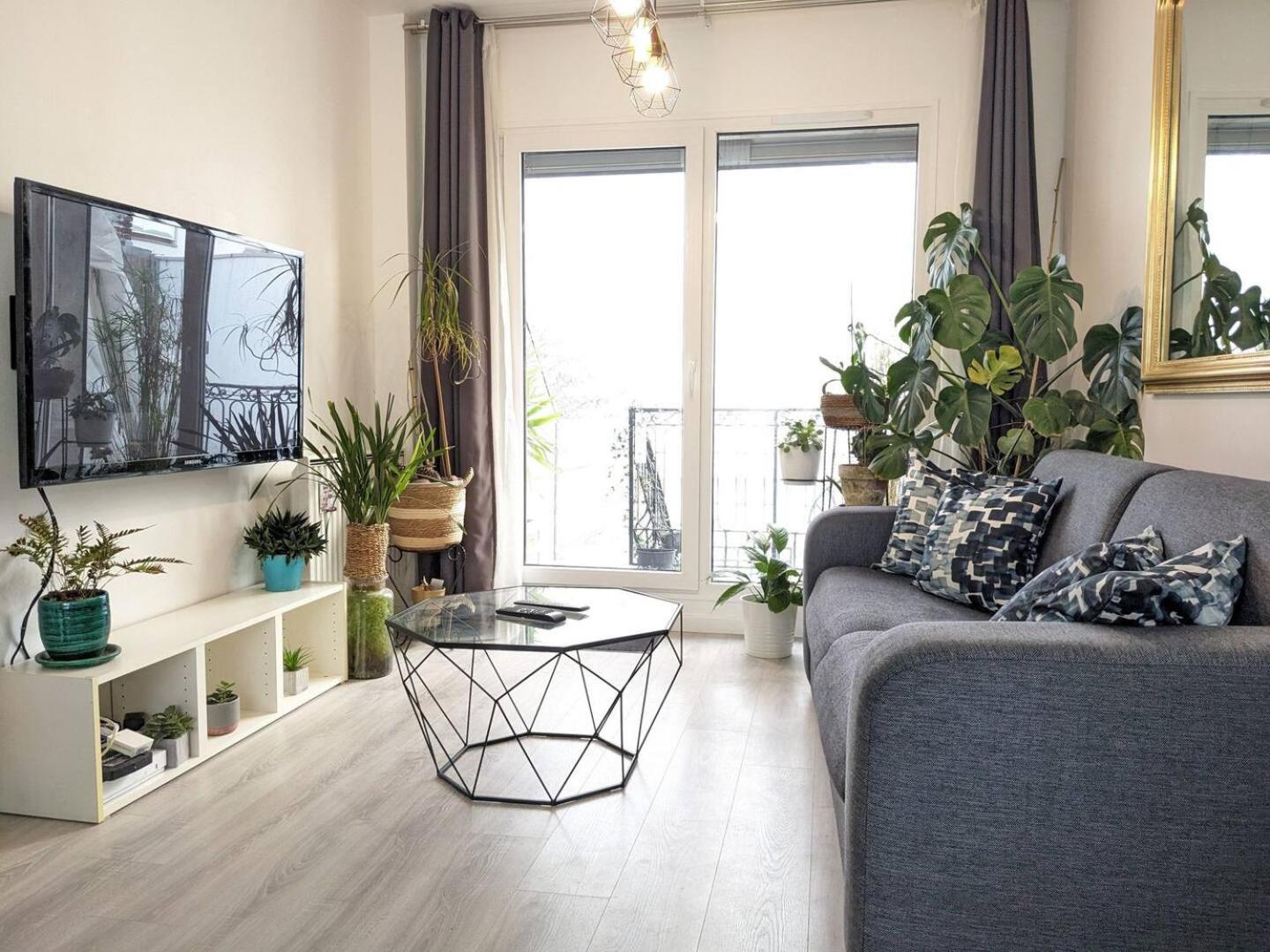 Maison Renovee Avec Jardinet Pres Paris 5 Minutes Du Metro Apartment